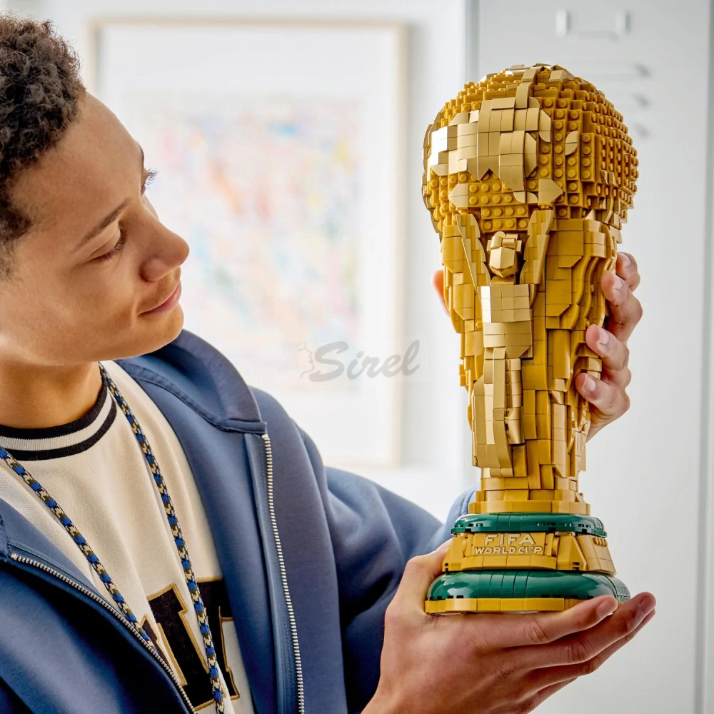LEGO® Editions Oficiálna trofej Majstrovstiev sveta vo futbale FIFA 43020
